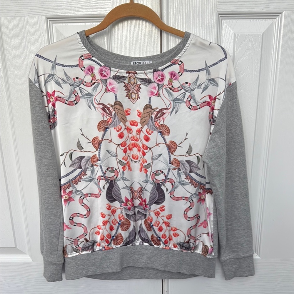 Women's Gray and Pink Patterned Top